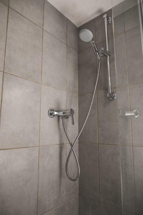 James Cook - Fairytale Factory Apartment Bussy-Saint-Georges Ngoại thất bức ảnh