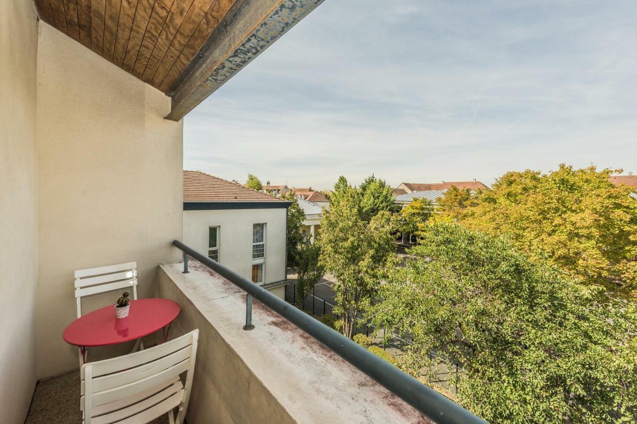 James Cook - Fairytale Factory Apartment Bussy-Saint-Georges Ngoại thất bức ảnh