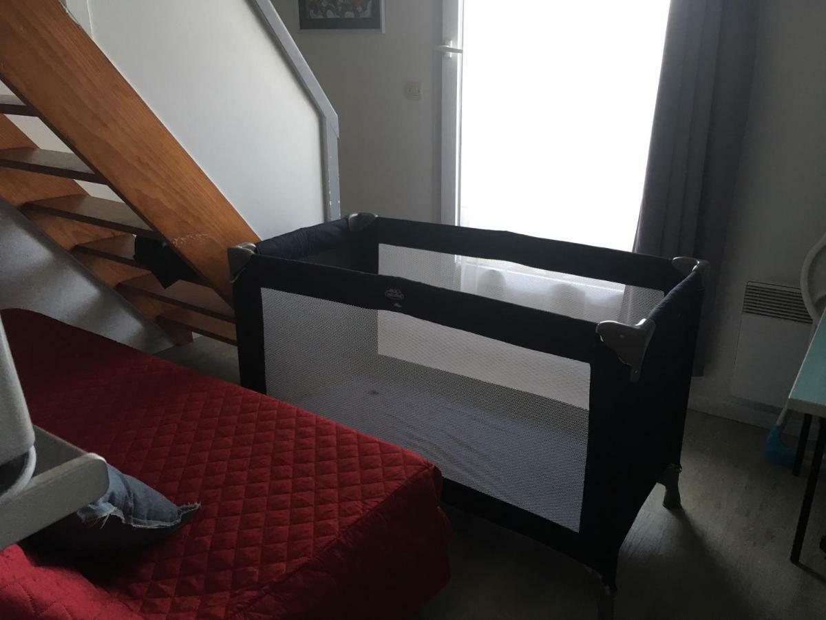 James Cook - Fairytale Factory Apartment Bussy-Saint-Georges Ngoại thất bức ảnh